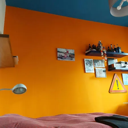 In Guest - With Private Bathroom And Free Parking