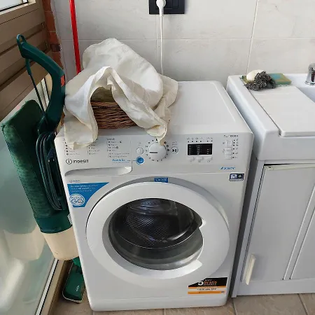 In Guest - With Private Bathroom And Free Parking *