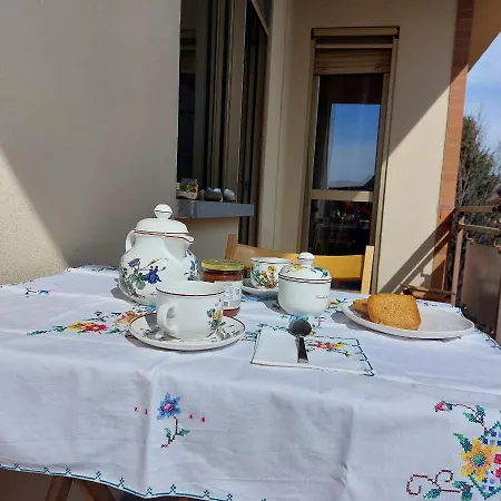 In Guest - With Private Bathroom And Free Parking Affittacamere