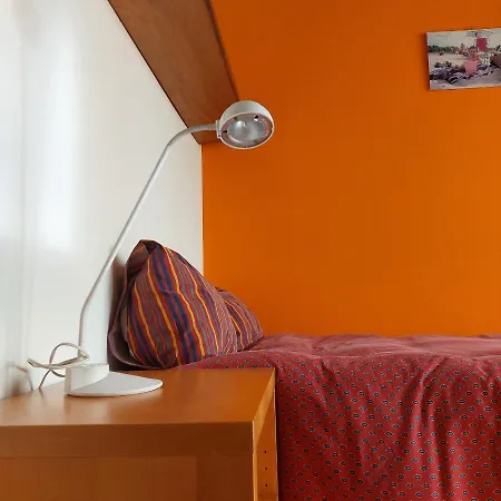 In Guest - With Private Bathroom And Free Parking